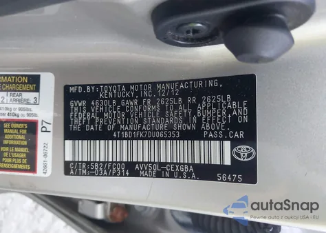 2013 Toyota Camry Hybrid Xle z USA, uszkodzony, nr VIN 4T1BD1FK7DU065353